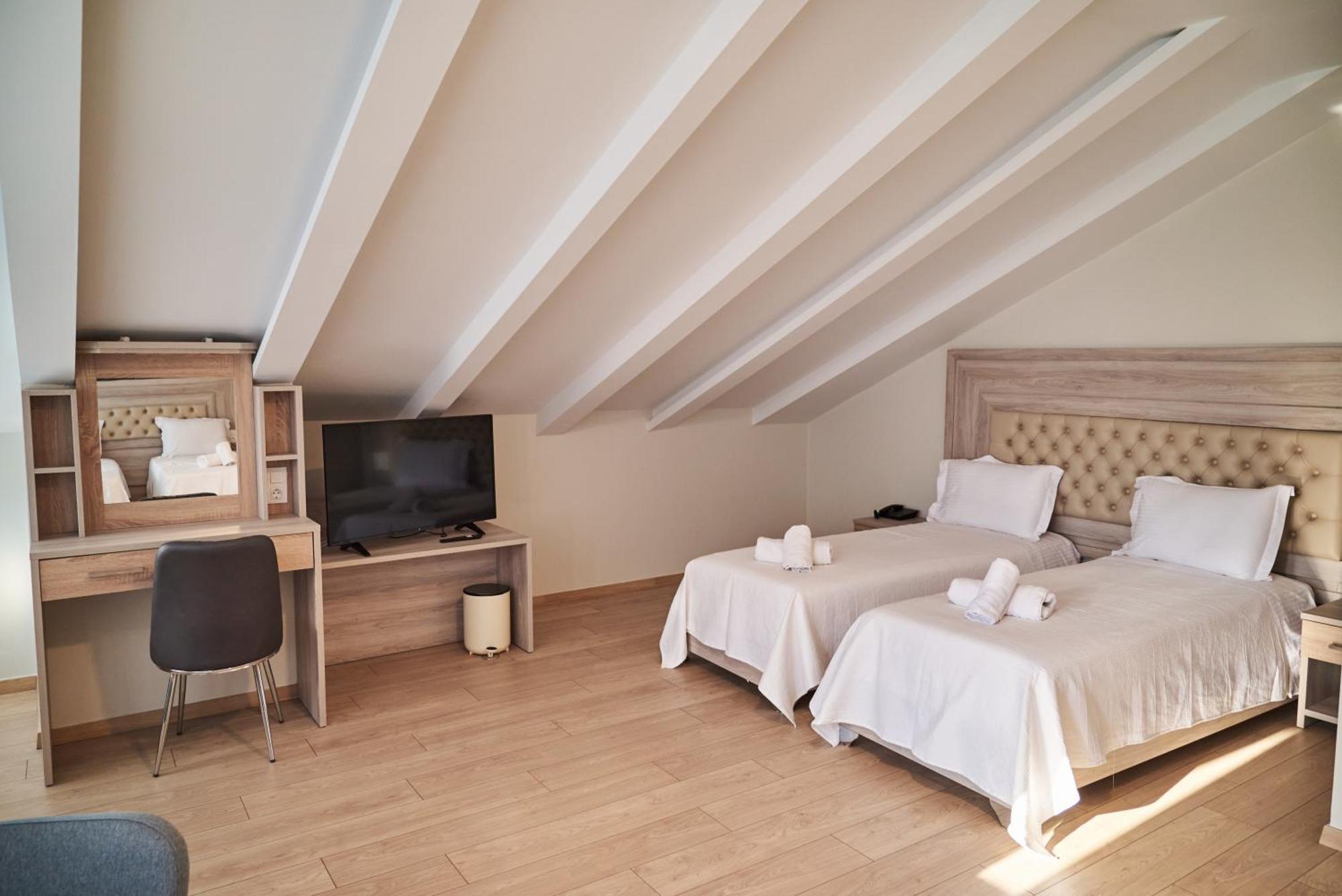 Famissi Sofita 7 Aparthotel Kalampaka Exteriör bild